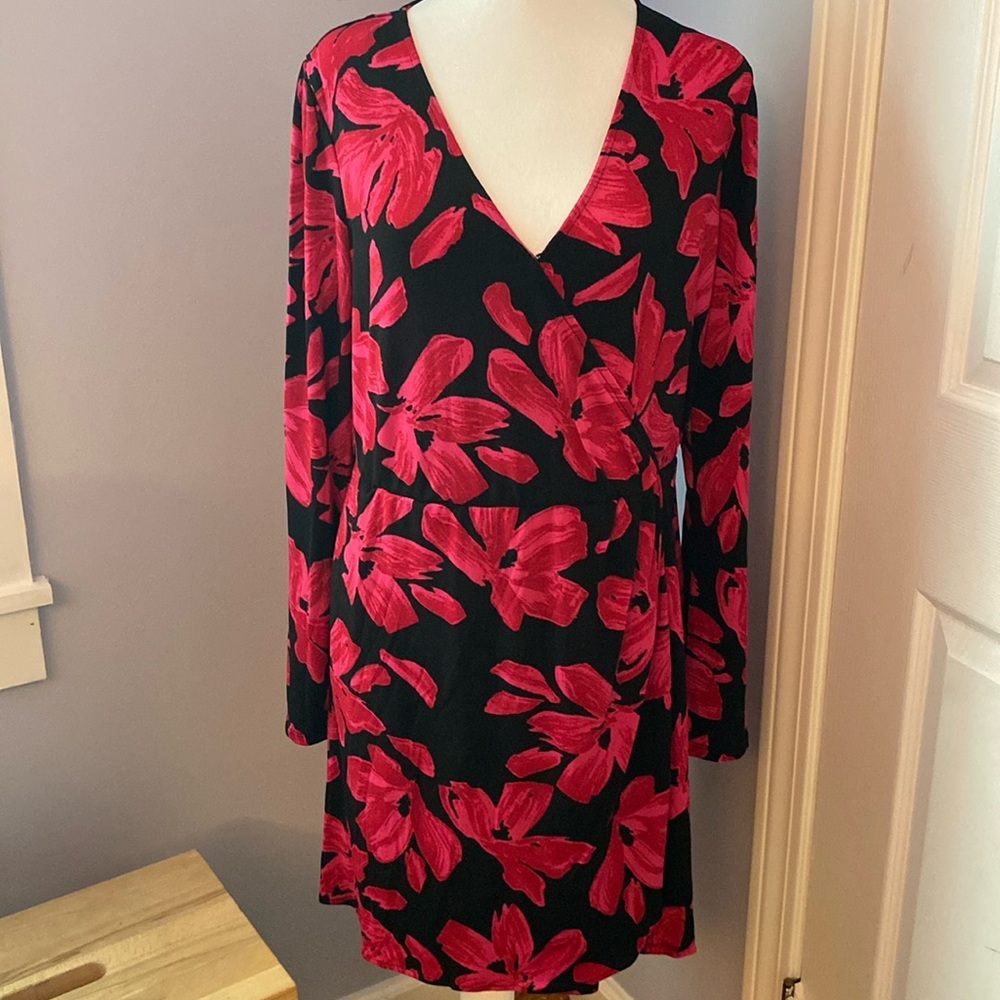 Nine West liighweight floral dress size Large